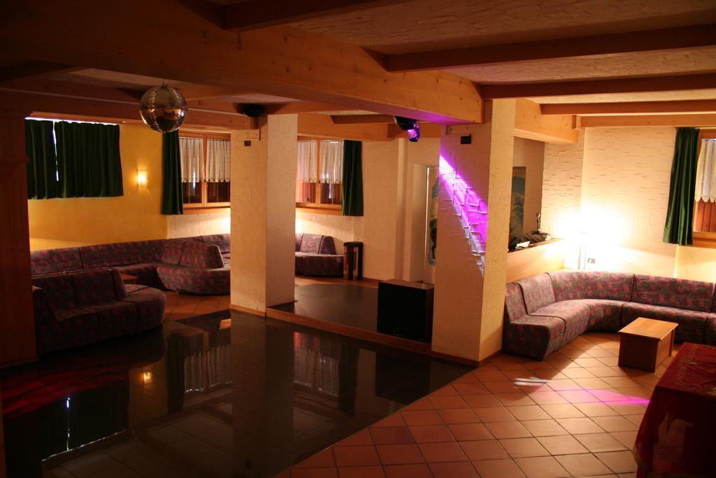 Hotel Milano Piazzatorre Buitenkant foto
