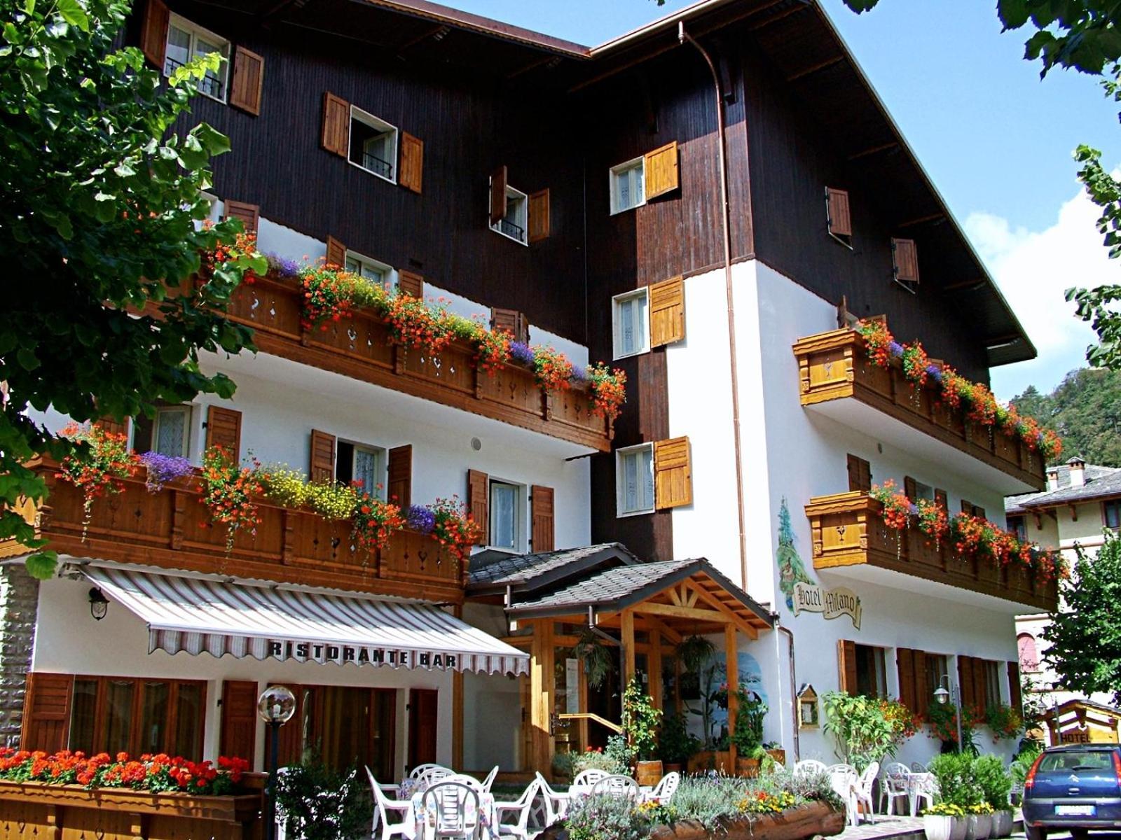 Hotel Milano Piazzatorre Buitenkant foto