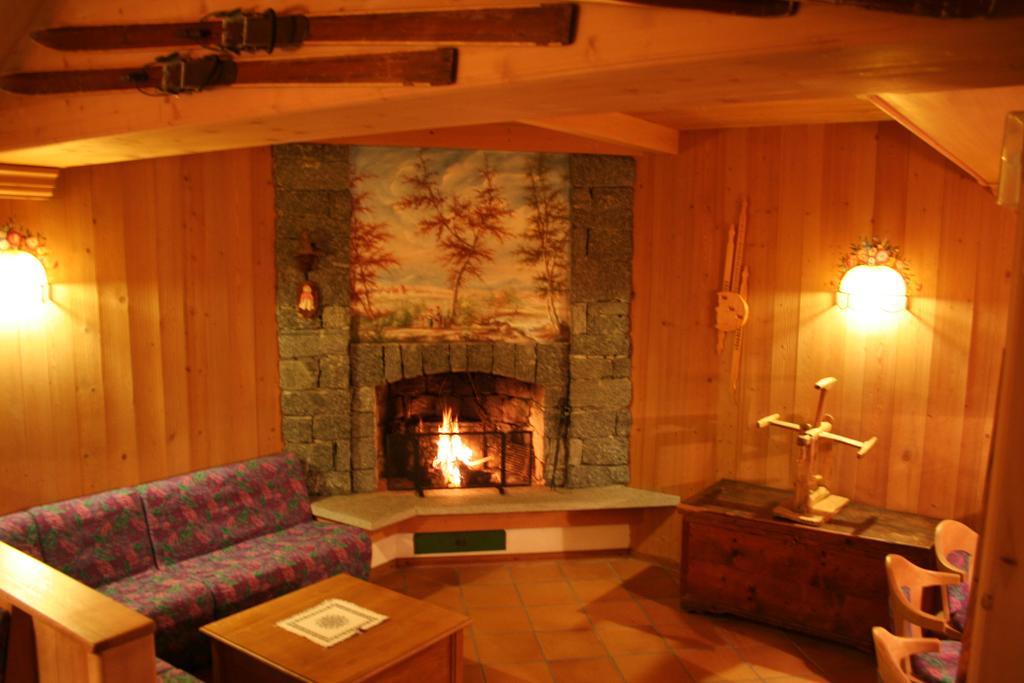 Hotel Milano Piazzatorre Buitenkant foto