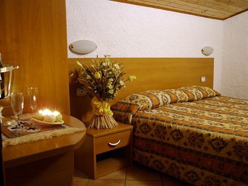 Hotel Milano Piazzatorre Buitenkant foto